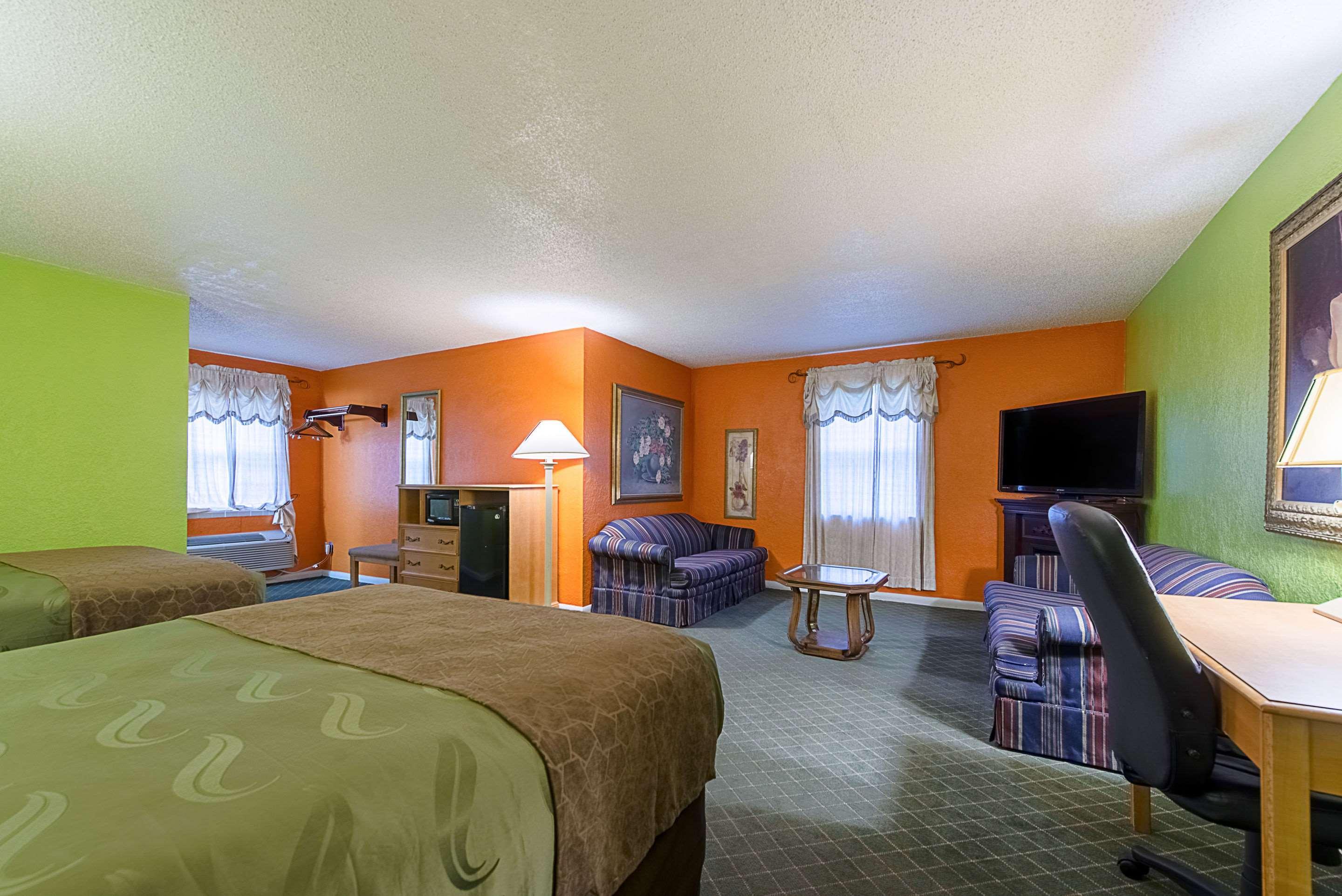 Highway Inn Paris Екстериор снимка