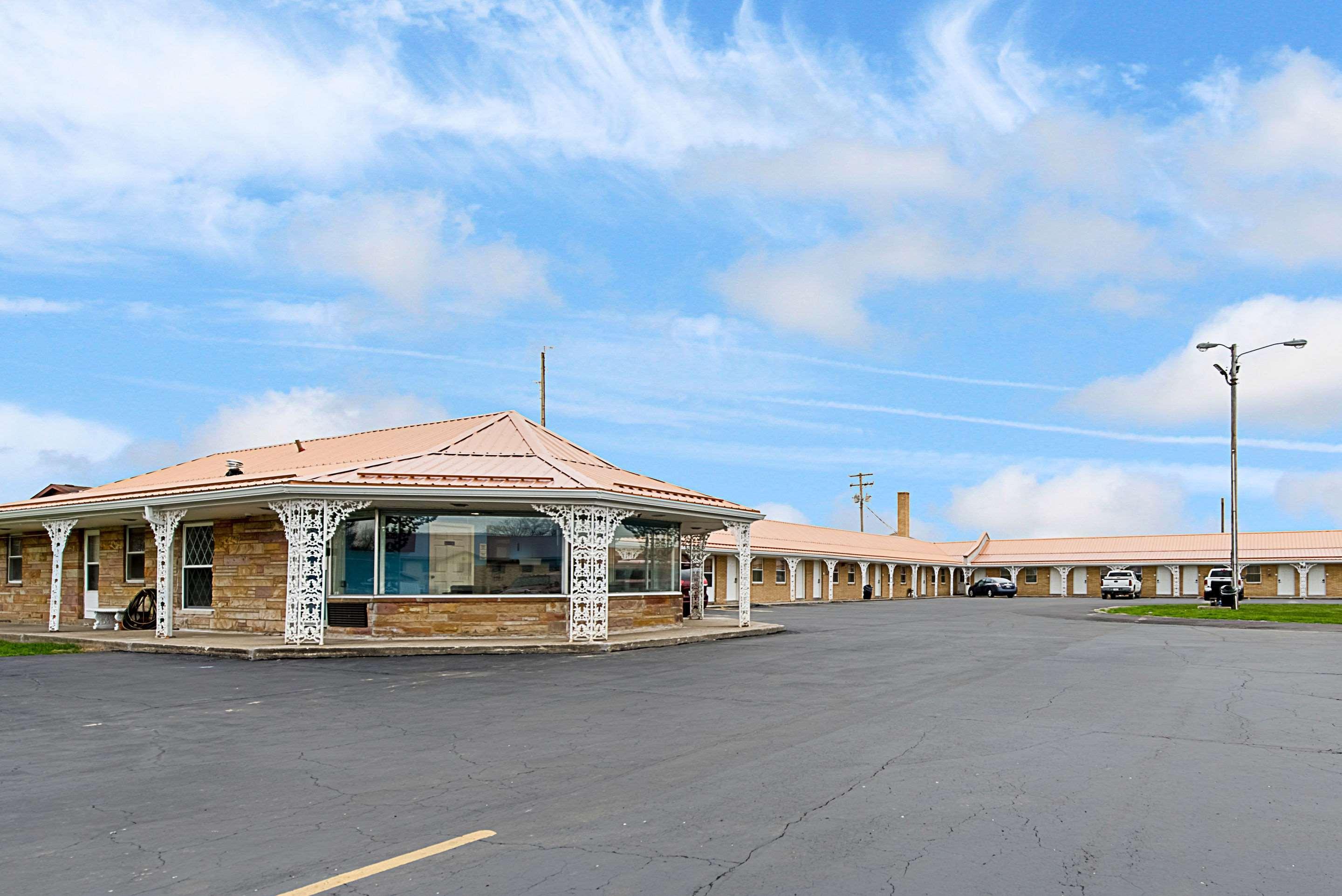 Highway Inn Paris Екстериор снимка