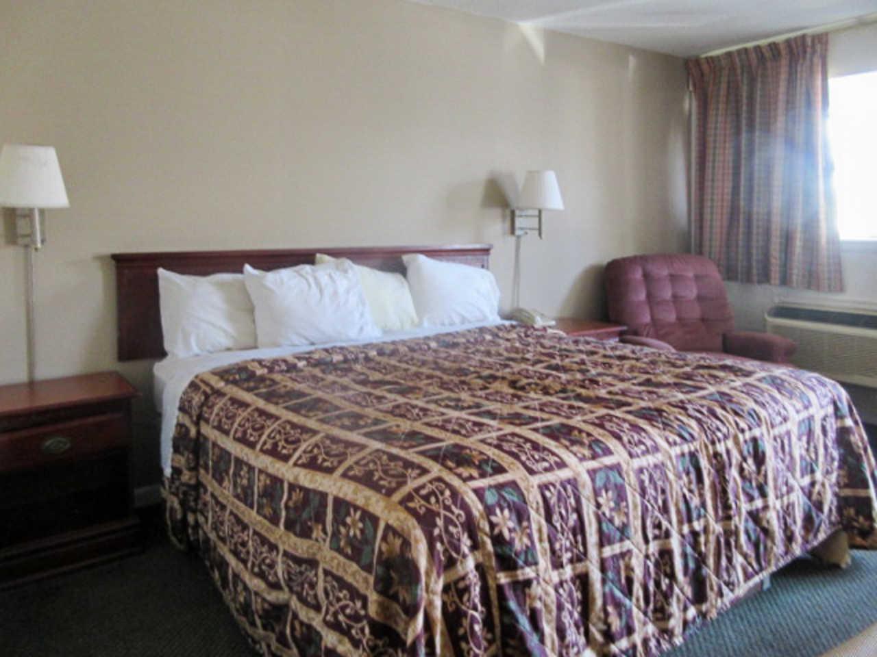 Highway Inn Paris Екстериор снимка