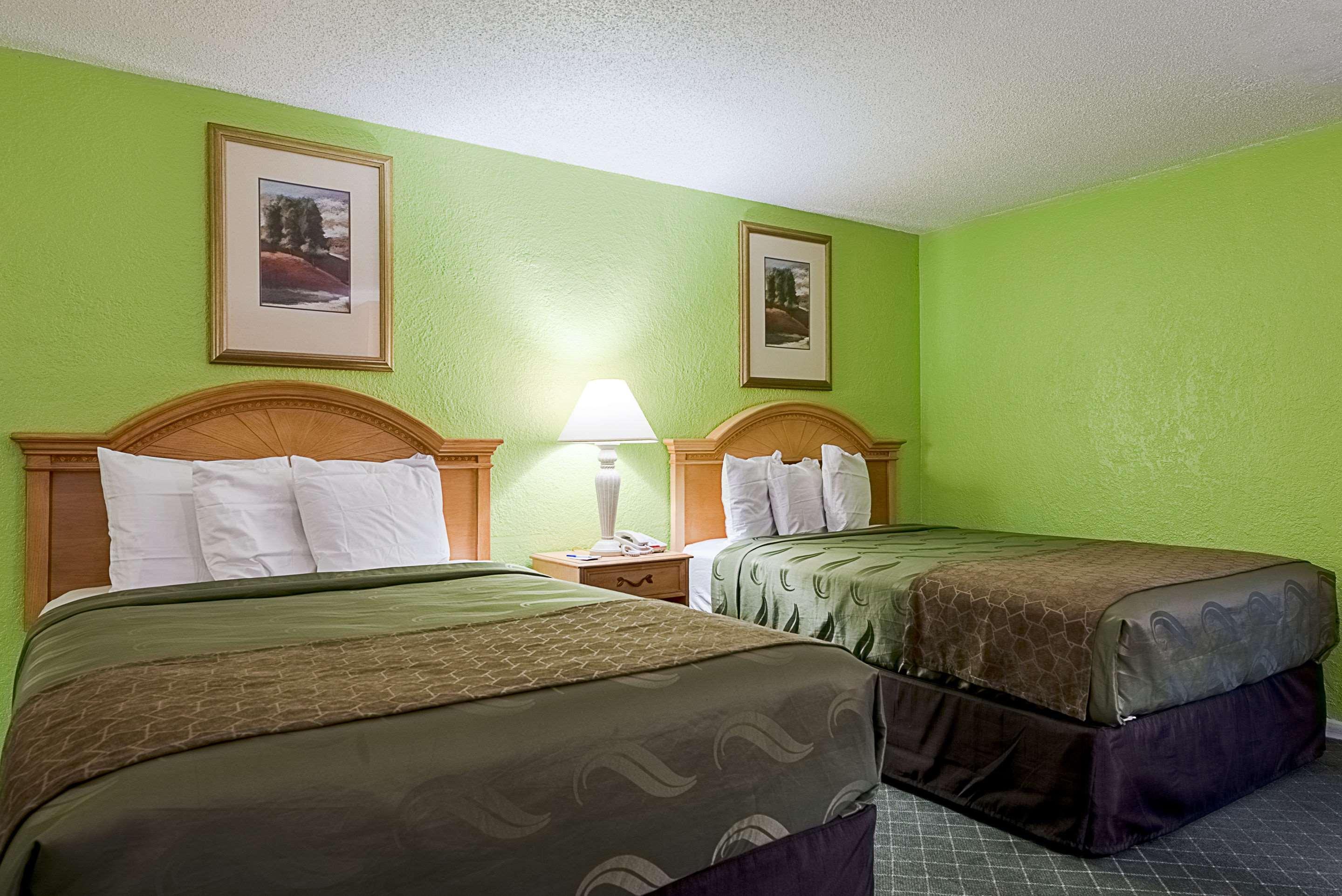 Highway Inn Paris Екстериор снимка