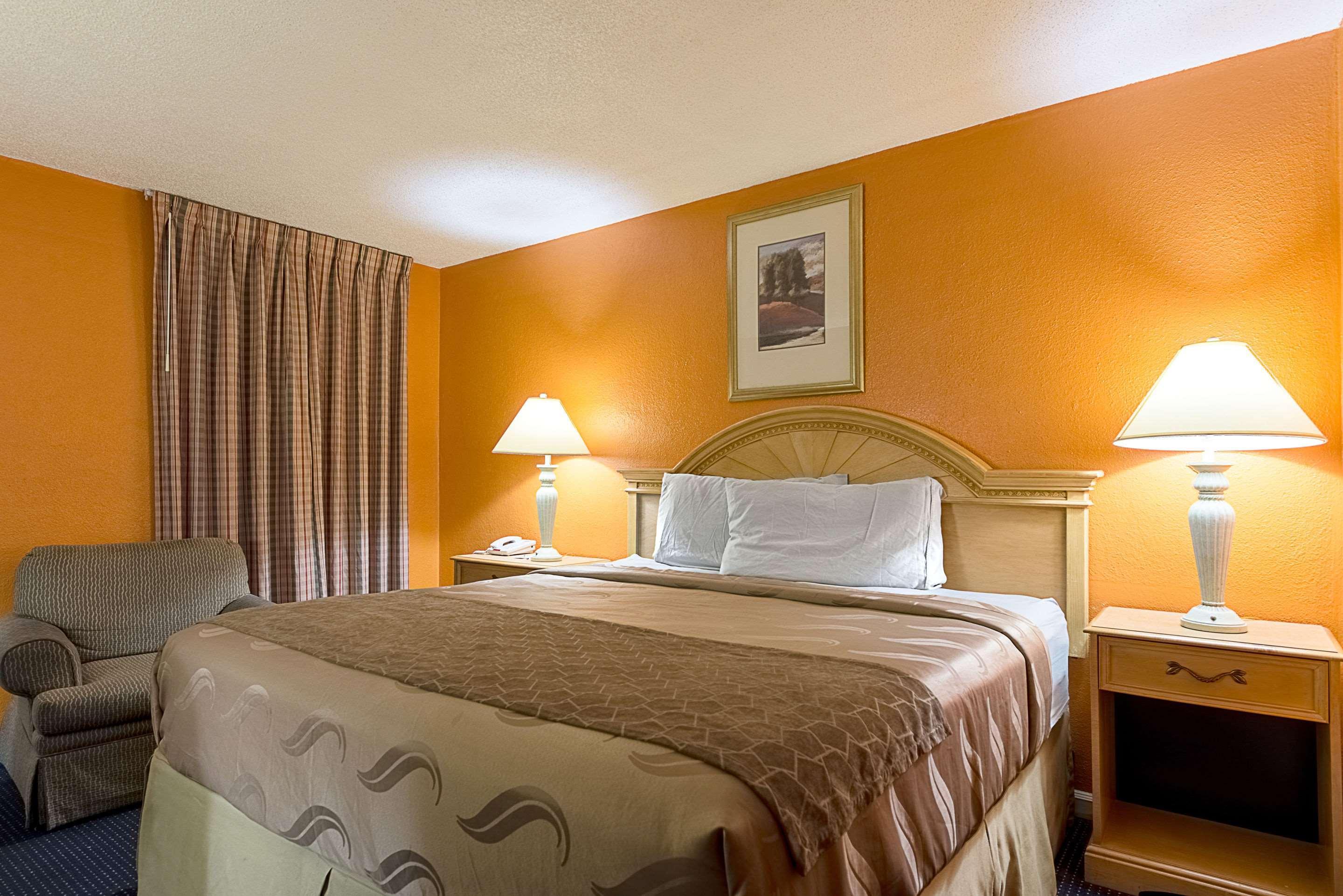 Highway Inn Paris Екстериор снимка