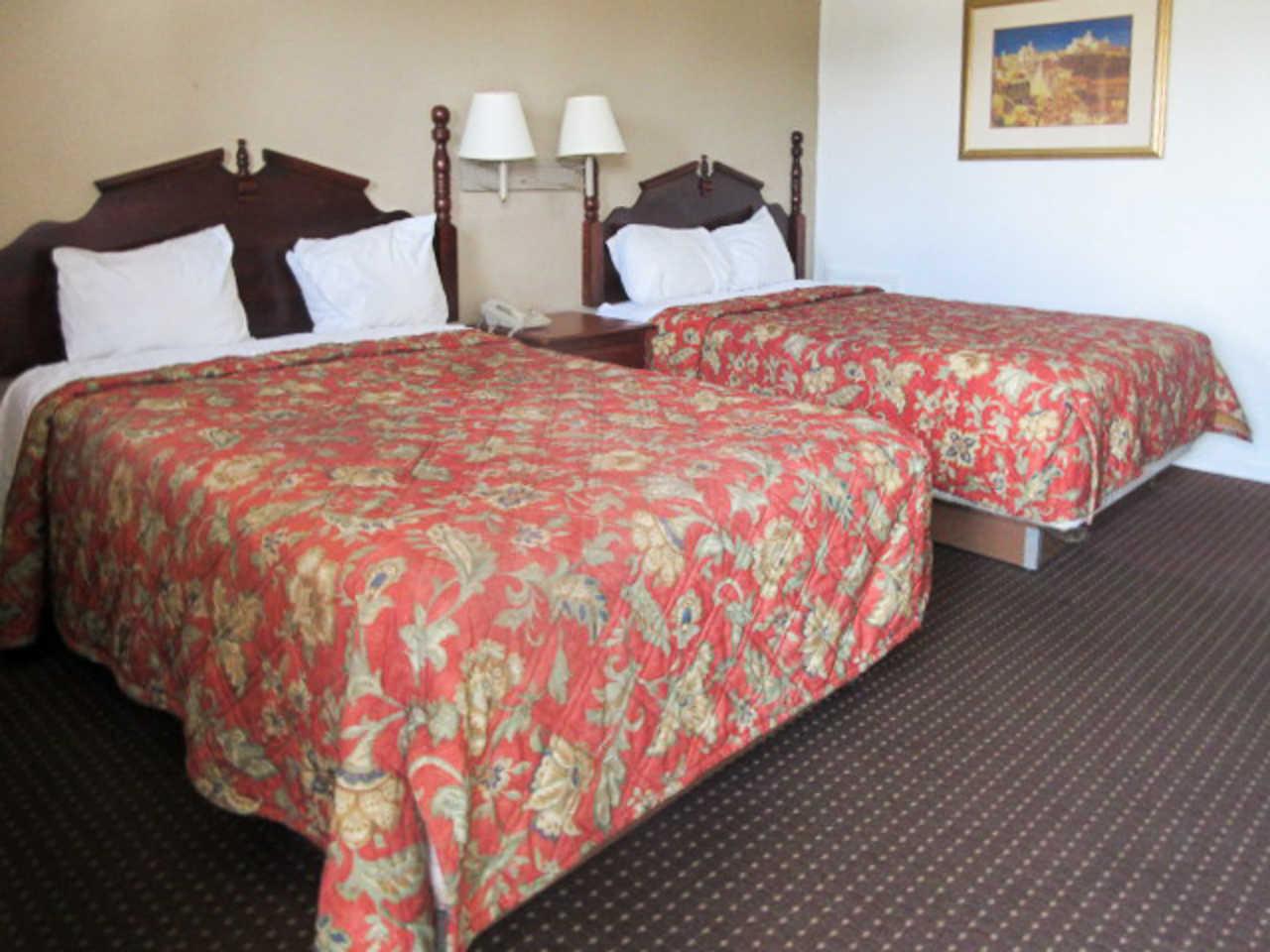 Highway Inn Paris Екстериор снимка