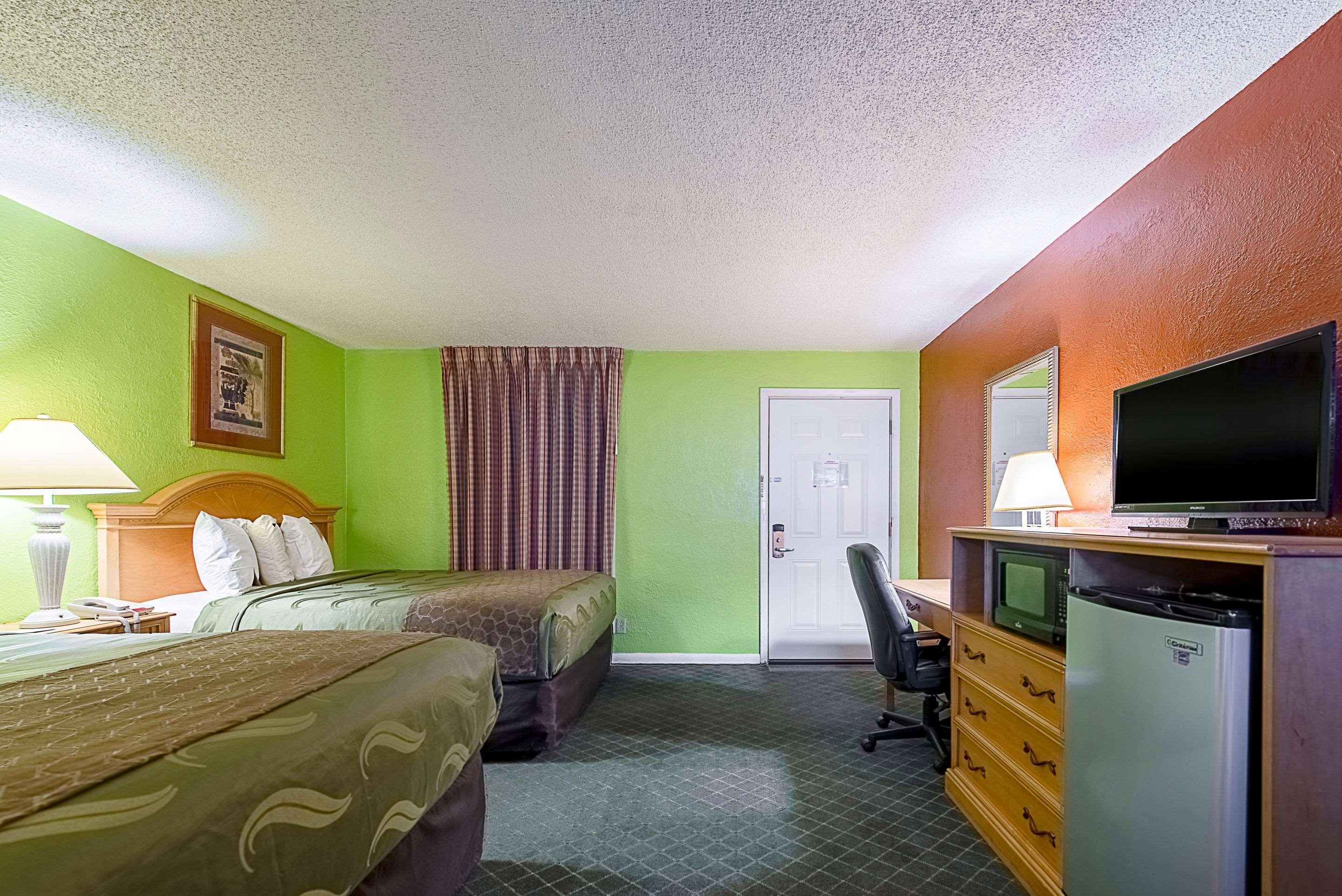 Highway Inn Paris Екстериор снимка