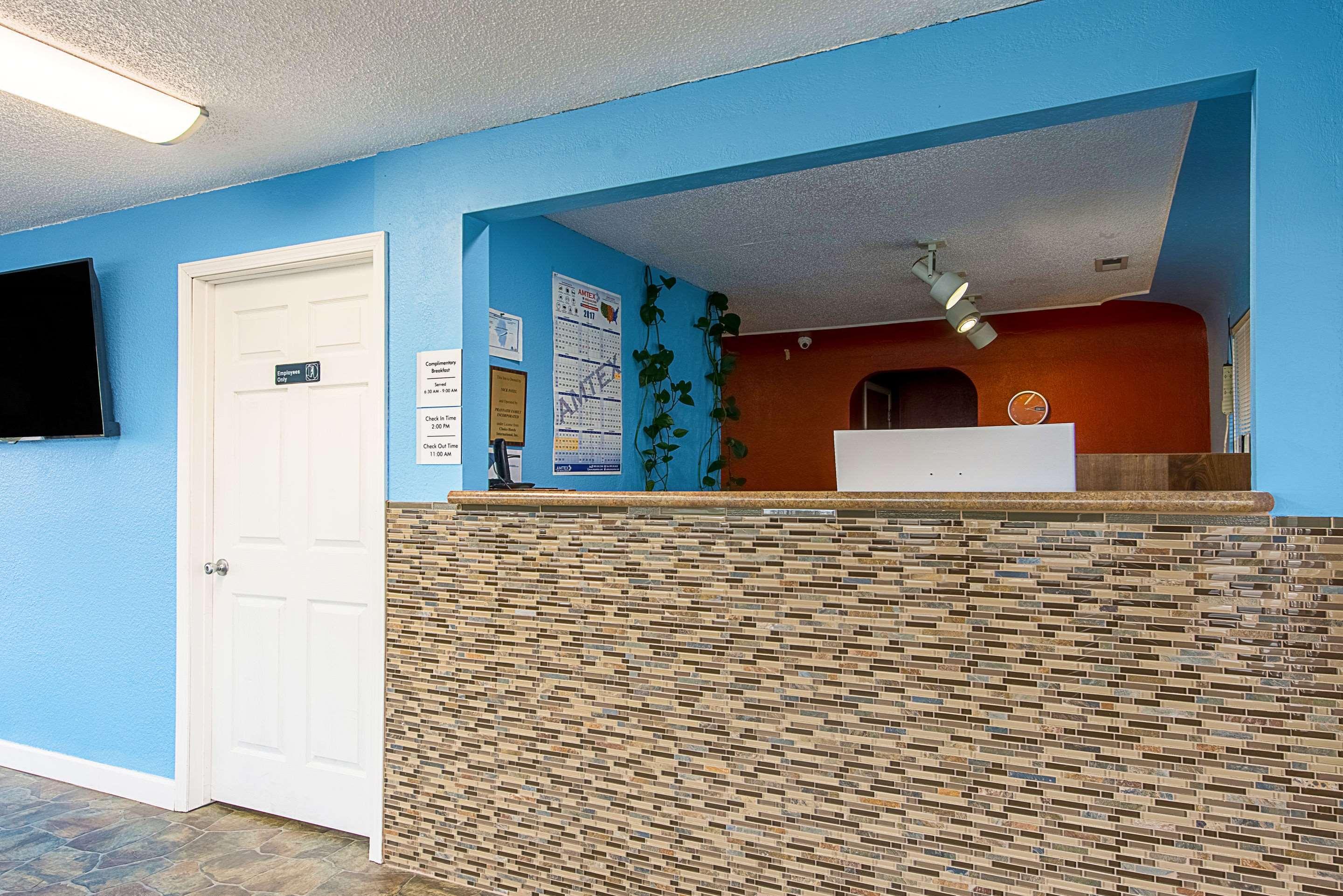 Highway Inn Paris Екстериор снимка