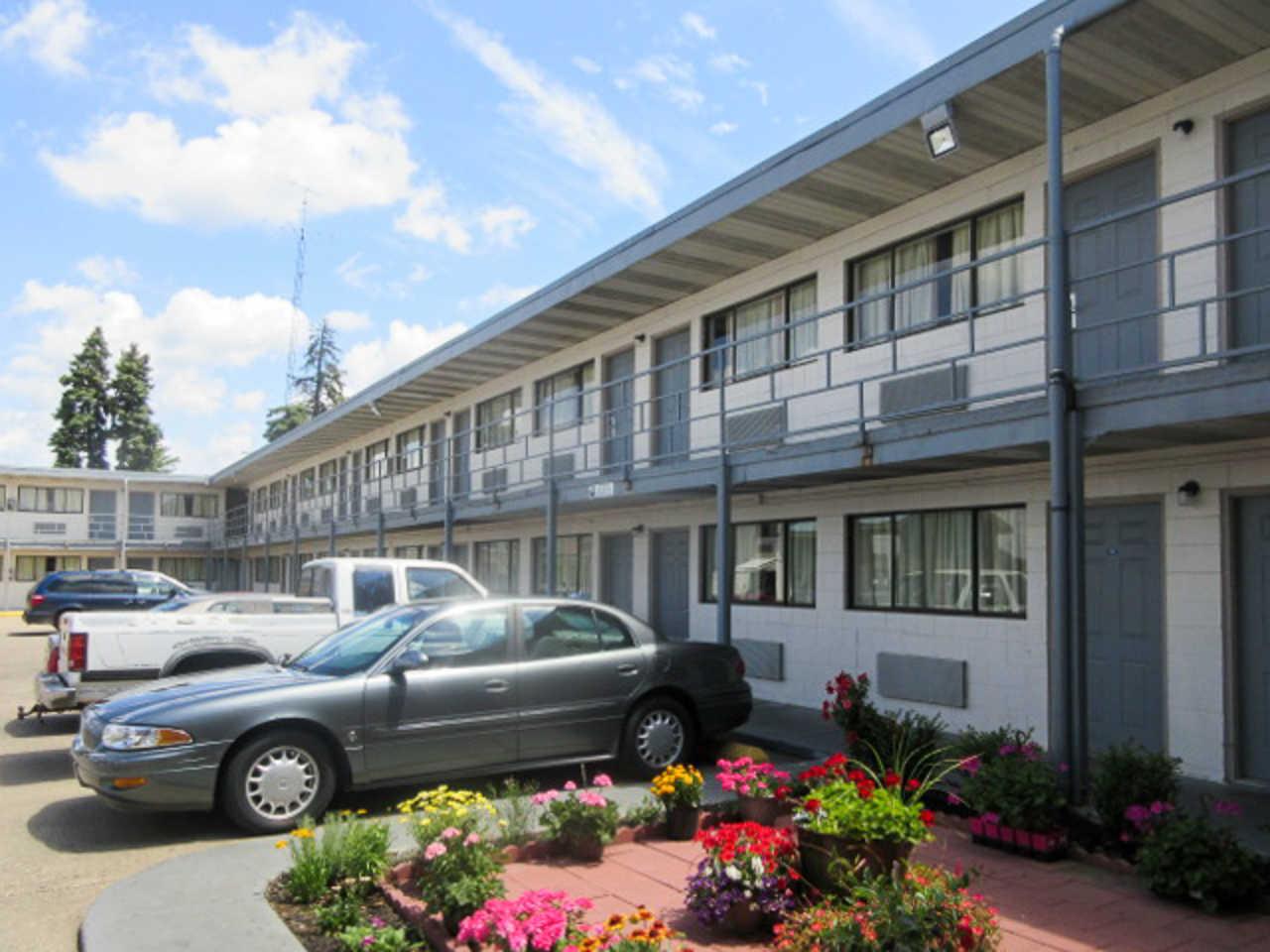 Highway Inn Paris Екстериор снимка
